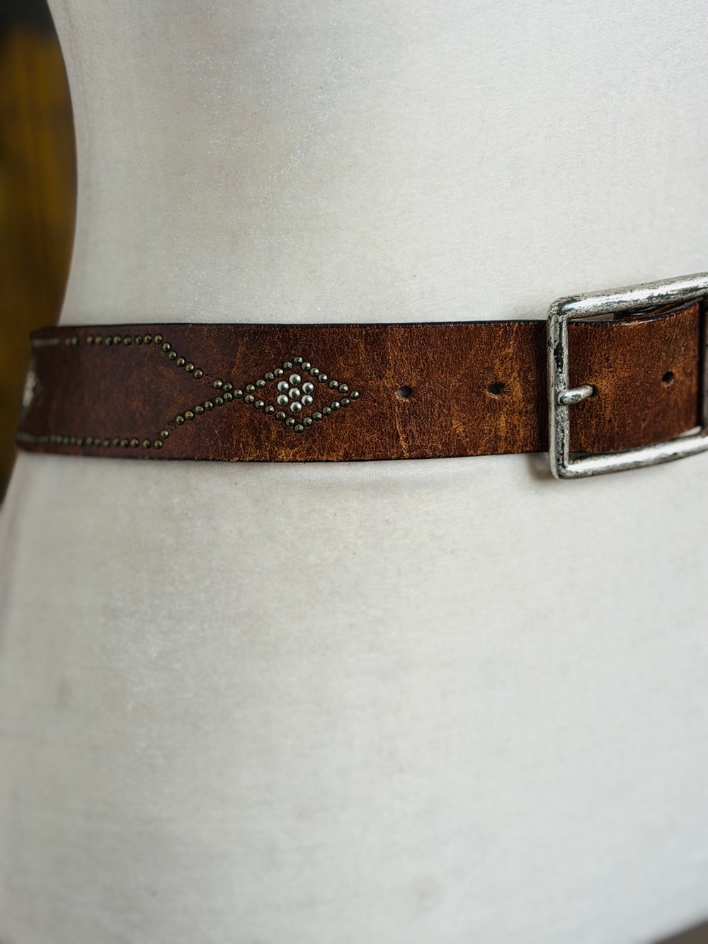 90s Y2K Express brown leather studded low rise belt - Picture 3 of 5